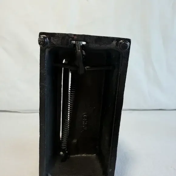 VTG Mechanical Cast Iron Jumping Monkey Coin Bank Works and in Good Condition!! - Picture 7 of 9